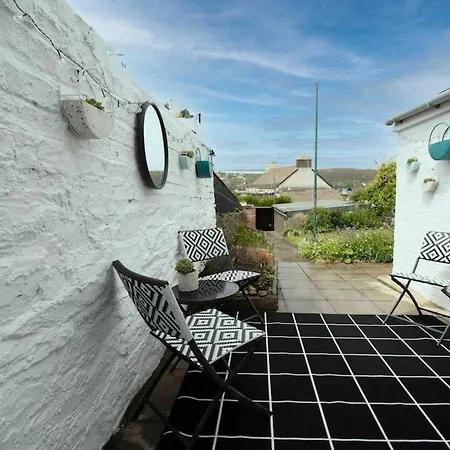 Ty Glas, Fishguard, Ideal For Beach, Coastal Path And Town! Exterior foto