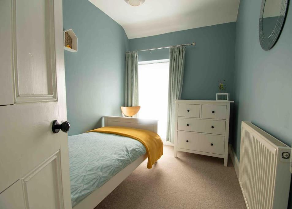 Holiday home Ty Glas, Fishguard, Ideal For Beach, Coastal Path And Town! *