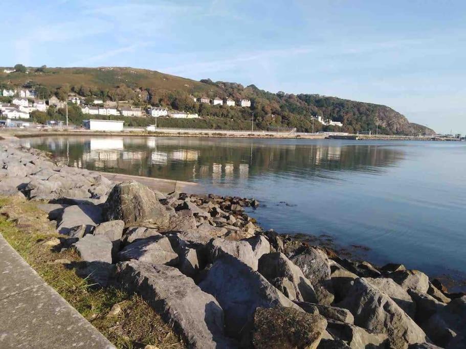 Ty Glas, Fishguard, Ideal For Beach, Coastal Path And Town! Holiday home