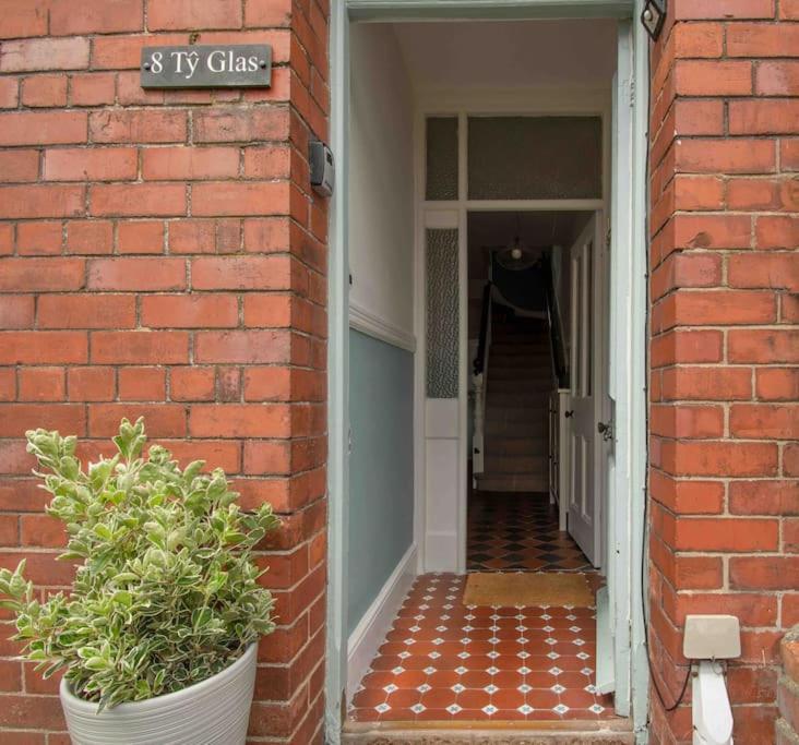 Ty Glas, Fishguard, Ideal For Beach, Coastal Path And Town! Holiday home Fishguard